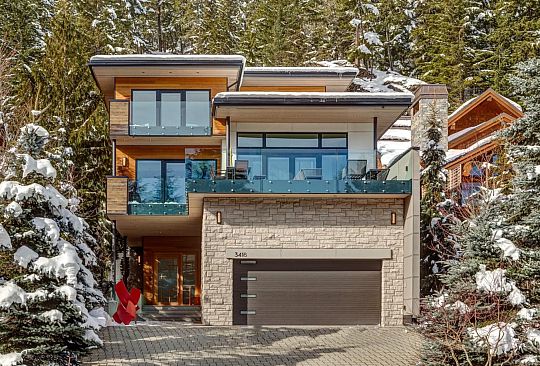 3418 BLUEBERRY DRIVE Whistler BC Canada